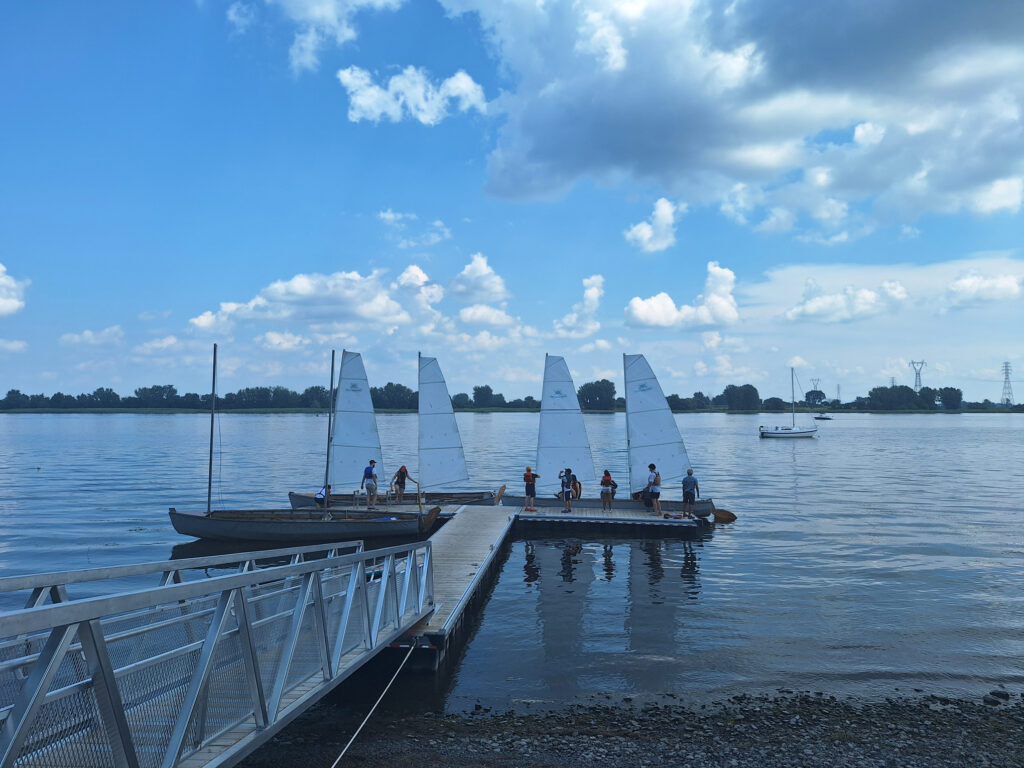 Photo de voiles-avirons sur le fleuve St-Laurent